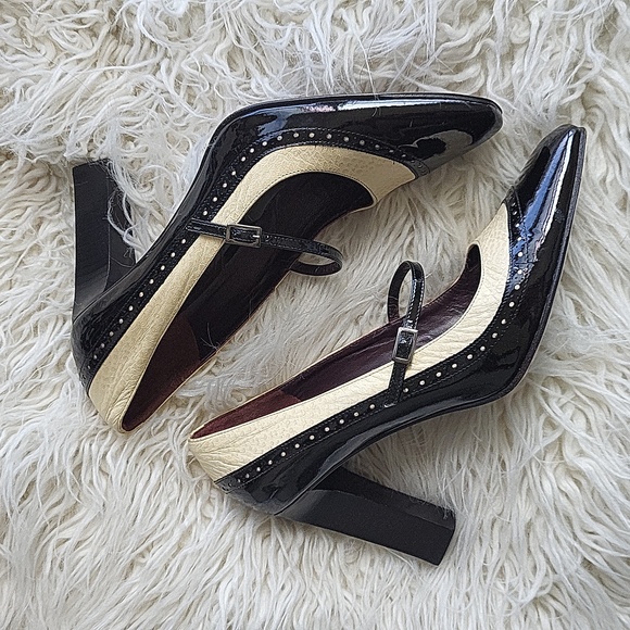 Via Spiga Shoes - VIA SPIGA Vintage Mary Jane Leather Wing Tip Spectator Pumps